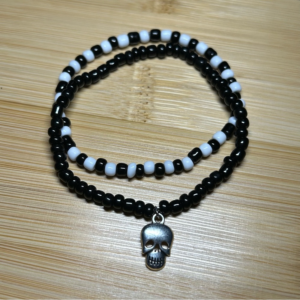Halloween Silver Skull Charm Black & White Beaded Bracelet Set  S/M 6.5/7